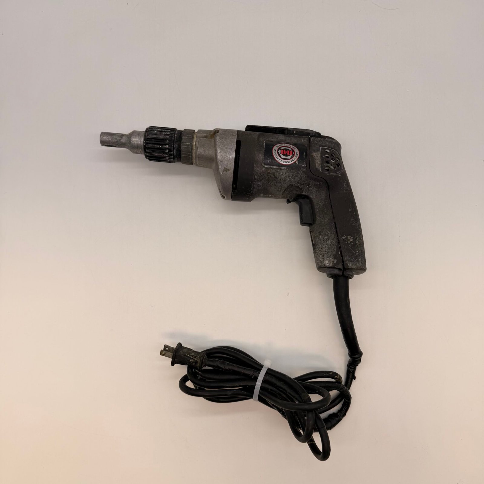 IMG_5014 Black & Decker 2037 VSR Drywall Screwgun Corded Screwdriver 4000 RPM - Image 1