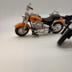 Lot of 5 Die Cast Motorcycle Models Harley-Davidson Yamaha V-Max 1:18 - Image 4