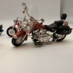 Lot of 5 Die Cast Motorcycle Models Harley-Davidson Yamaha V-Max 1:18 - Image 6