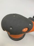 RIDGID R2600 5 Inch Variable Speed Random Orbital Sander Working - Image 4