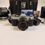 Canon AE-1 35mm SLR Film Camera w/ FD 50mm f/1.8 Lens Flash Bag Tested Kit - Image 2