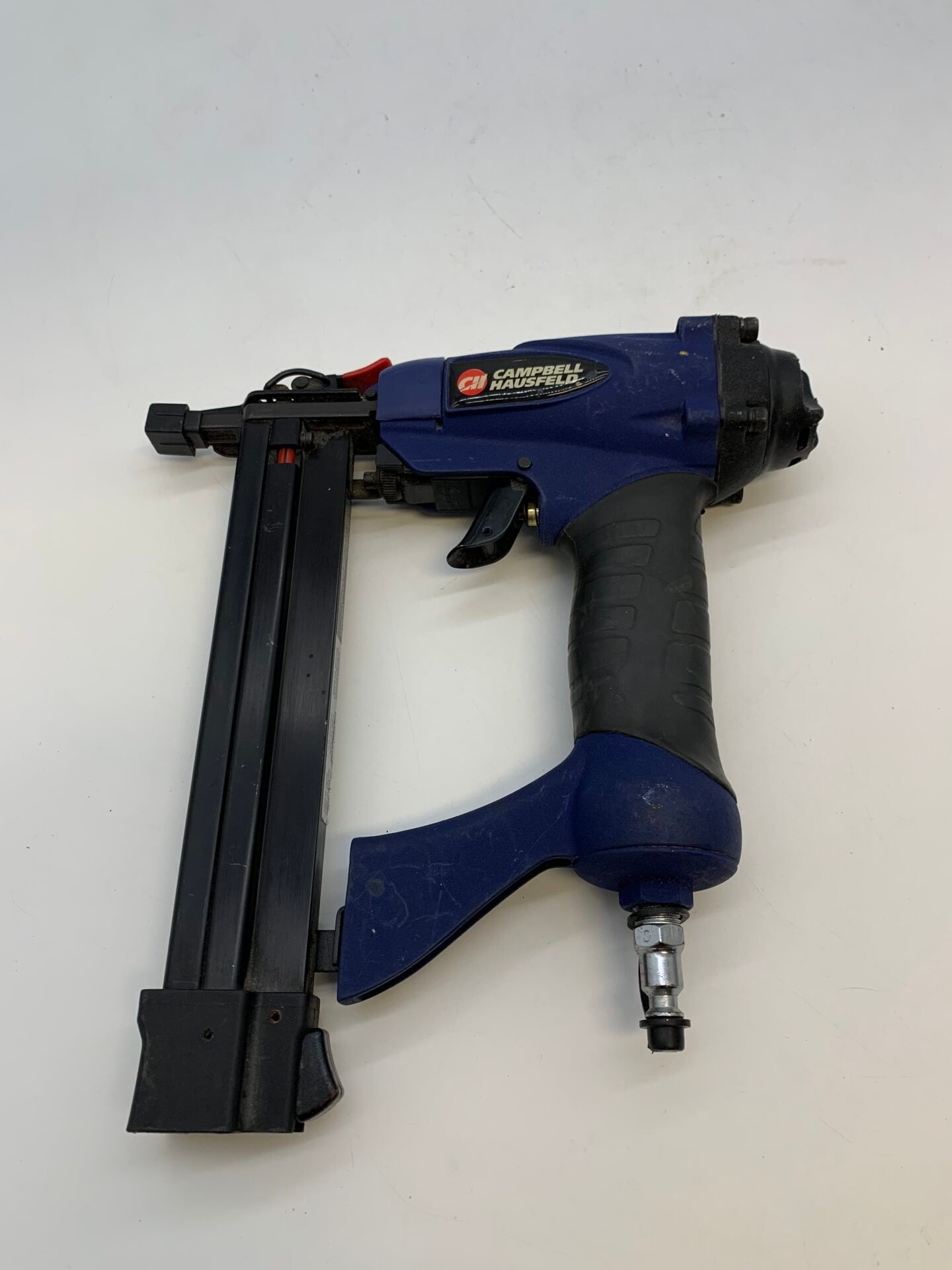 IMG_6320 Campbell Hausfeld CHN10310 18 Gauge Pneumatic Crown Stapler - Image 1