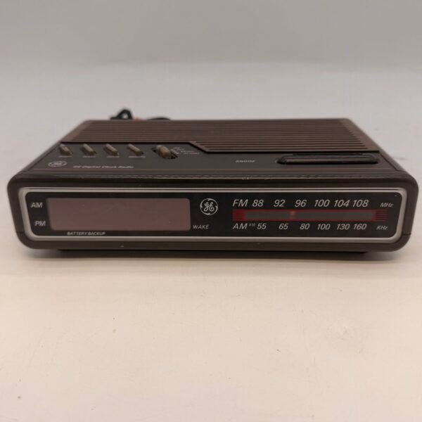 Vintage GE Digital Clock Radio AM/FM Alarm Snooze Woodgrain Tested Working