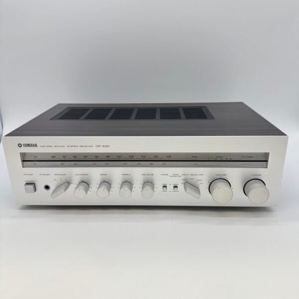 Yamaha CR-240 Natural Sound Stereo Receiver AM/FM - Tested Working - Japan