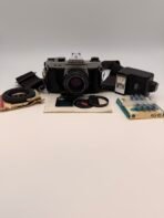 Pentax K1000 35mm SLR Film Camera SMC 50mm f/2 Lens Sunpak Flash Tested Bundle