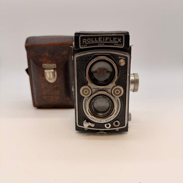 Vintage Rolleiflex TLR Camera Carl Zeiss Tessar 75mm f/3.5 Compur-Rapid w/Case